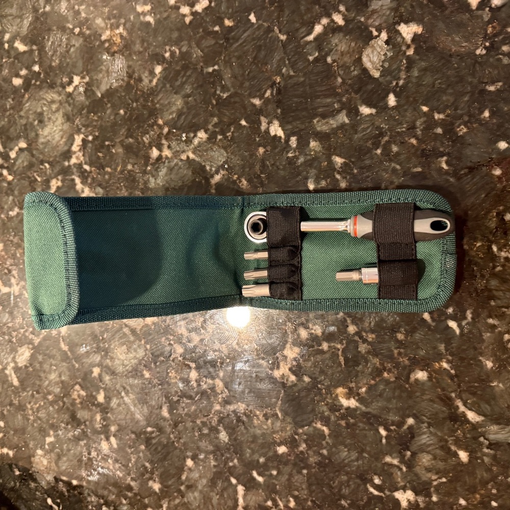 Jeep Green Toolkit - Picture 2 of 2
